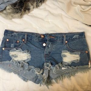 One teaspoon denim shorts size 30!